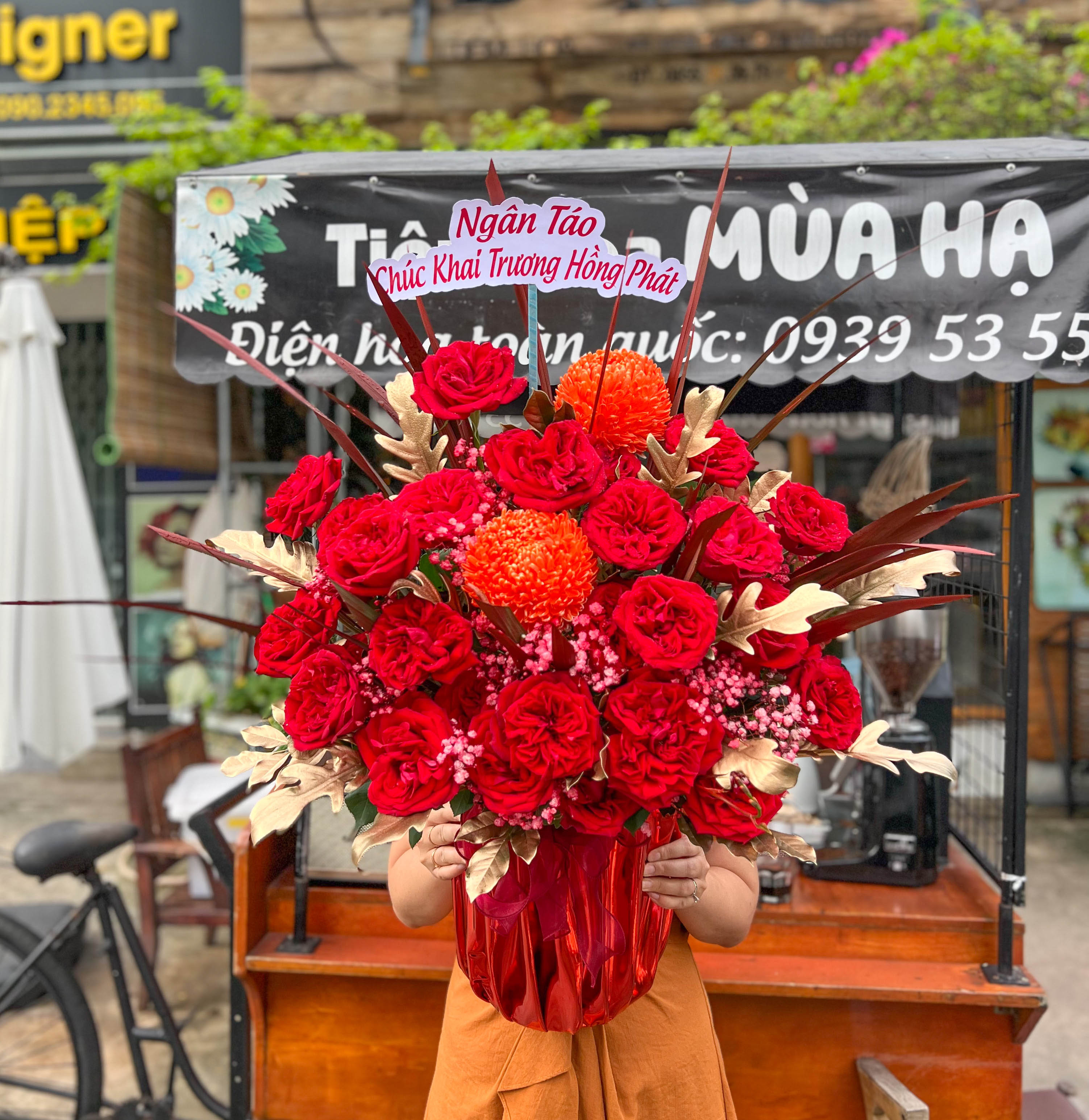 HỘP HOA OHARA ĐỎ MIX CÚC MẪU ĐƠN - GH60