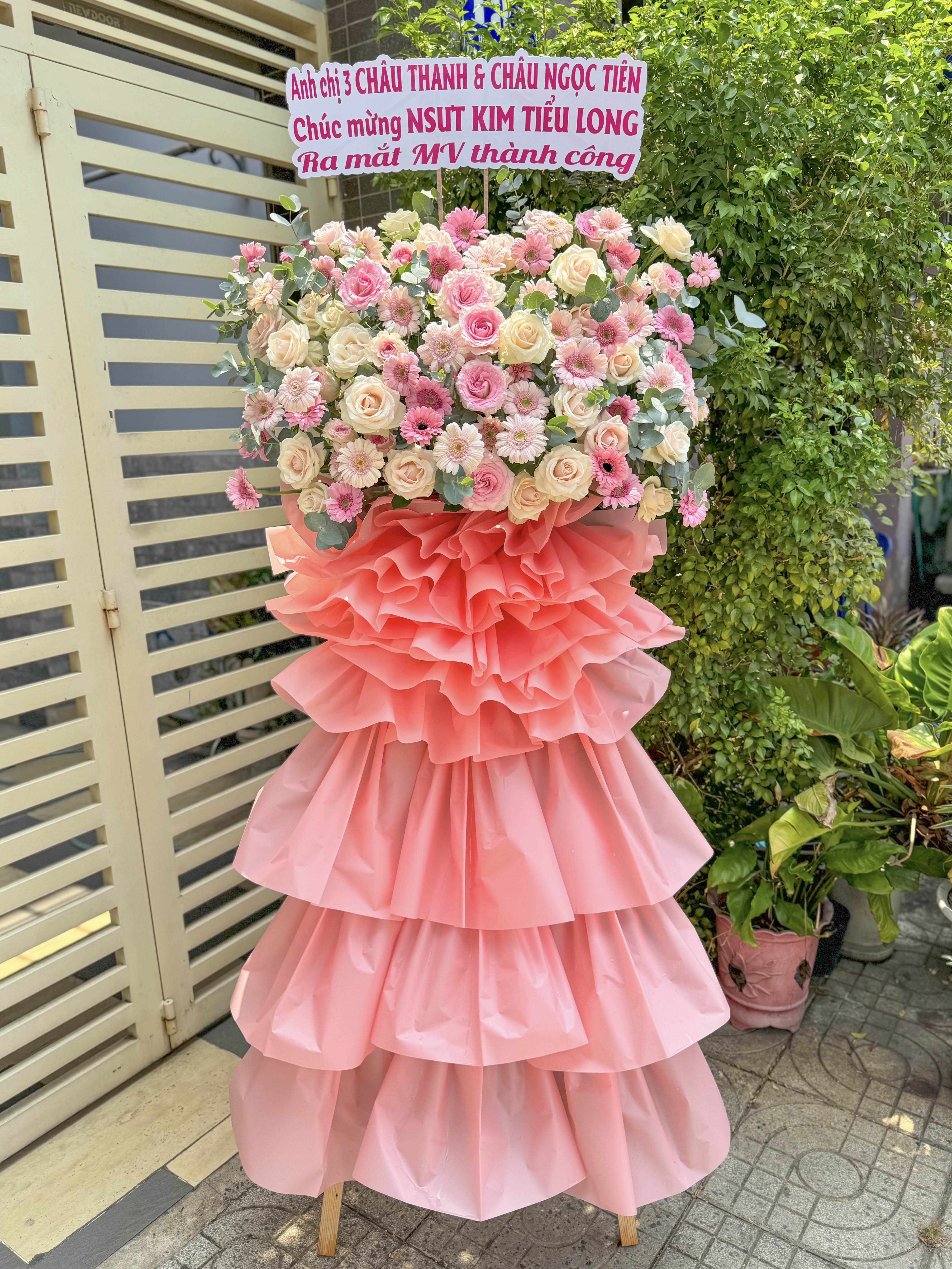 KỆ CHÚC MỪNG - KCM56