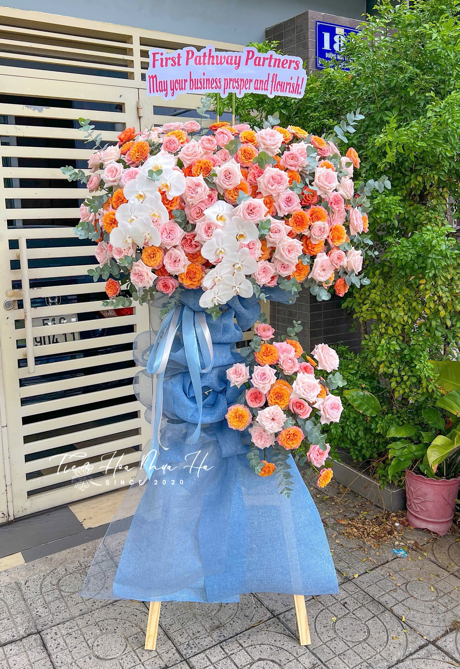 KỆ CHÚC MỪNG - KCM85