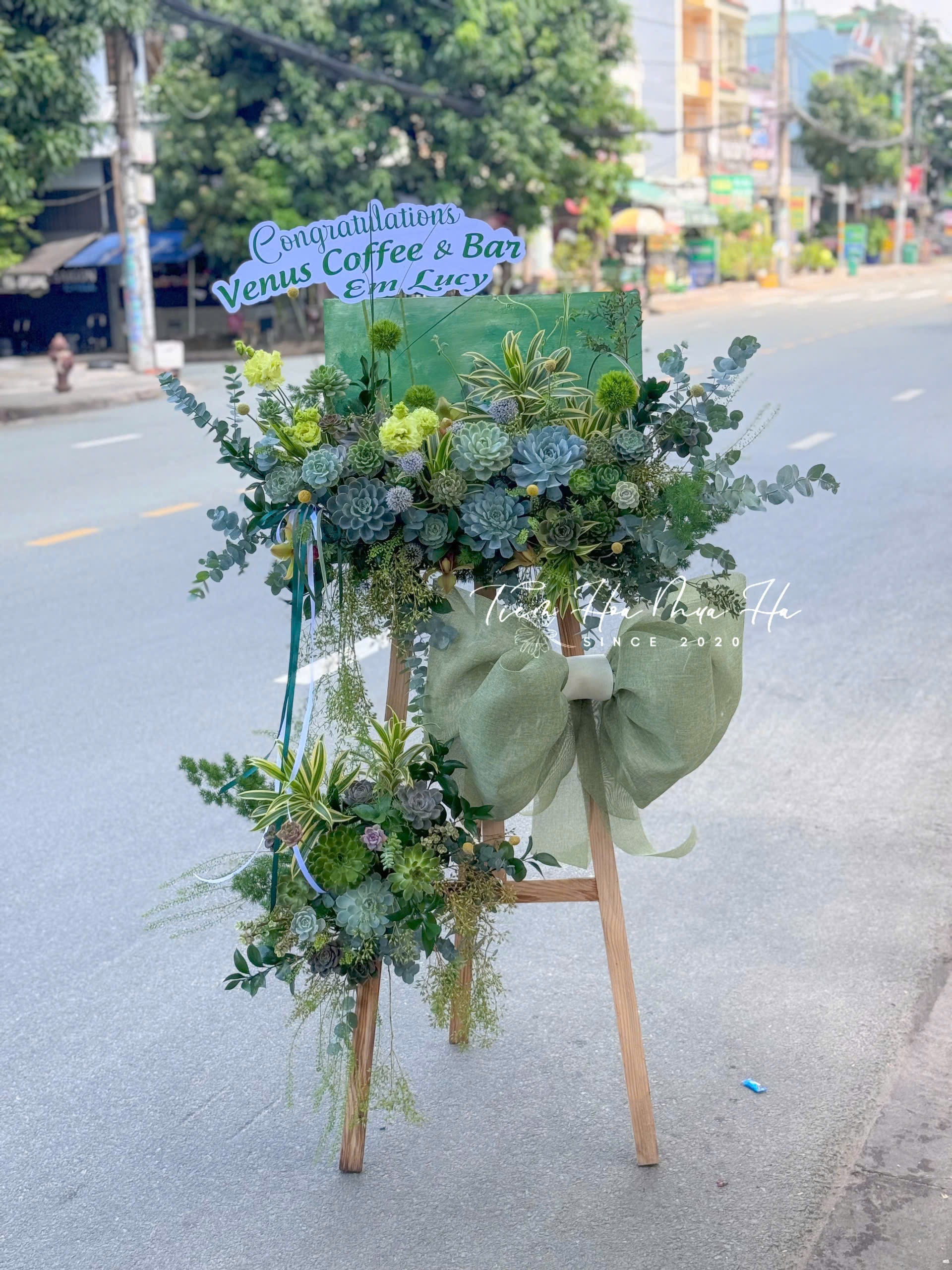 KỆ CHÚC MỪNG - KCM90