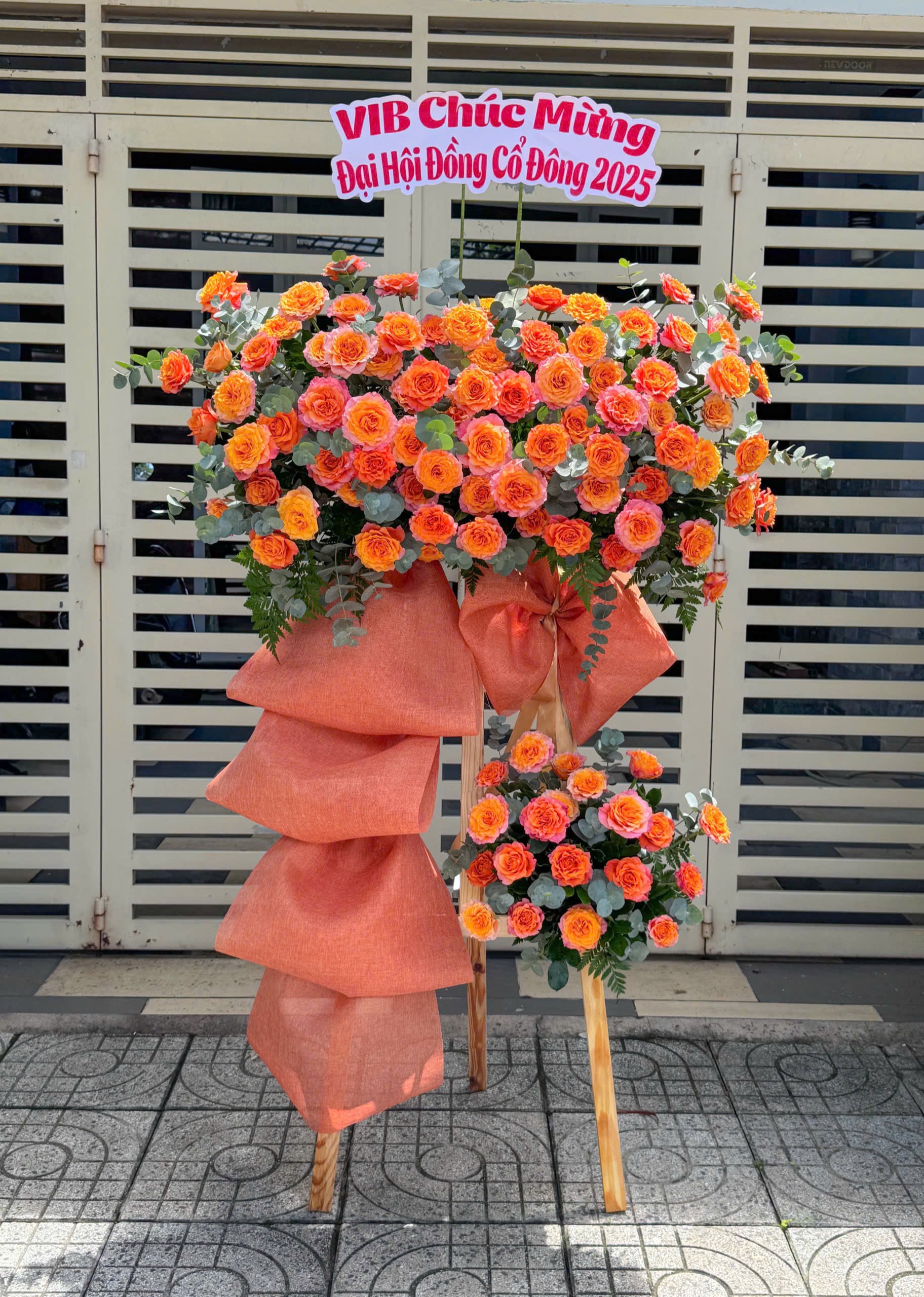 KỆ CHÚC MỪNG - KCM105